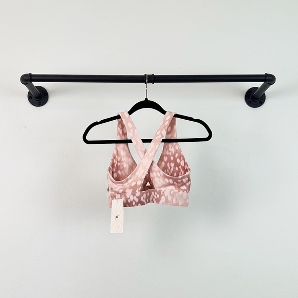 NWT Fabletics Oasis Twist Front Sports Bra - Picture 6 of 7